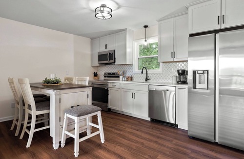 Baxter House | Heated Spa/Pool | Lake Access | Beach | Views