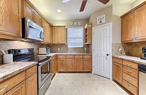 Azle House | Heated Swim Spa Hot Tub Sauna Picklebal Game Rooms