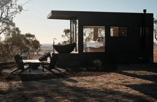 Toolleen House | Heathcote Winery Luxury and Stunning Views