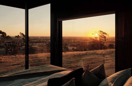 Toolleen Apartment | Heathcote Winery Stay with Sweeping Hilltop Views