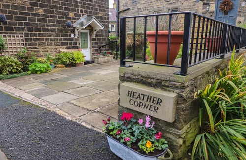Haworth Cottage | Heather Corner