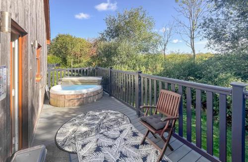 Brigg House | Heather - Uk50104