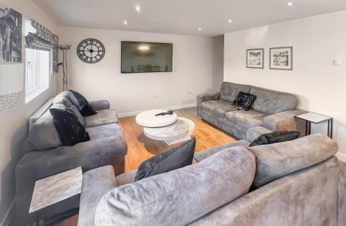 Brigg House | Heather - Uk50104