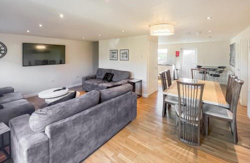 Brigg House | Heather - Uk50104