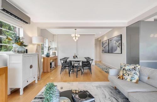 Kirribilli Apartment | Heatherbrae I - World Class Harbour Bridge Views!