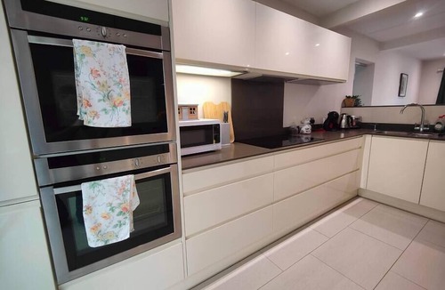 Chandler's Ford House | Heathlands 4bed House