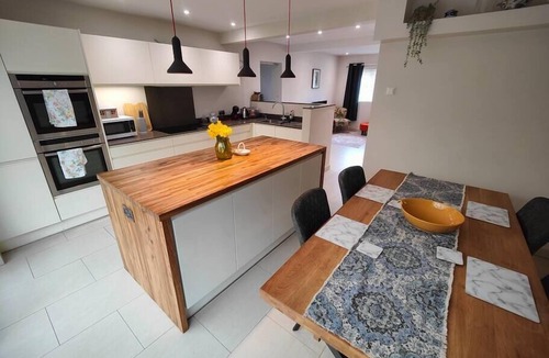 Chandler's Ford House | Heathlands 4bed House