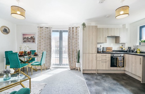 George Green Apartment | Heathrow 2 Bed 2 Bath Modern Apartment