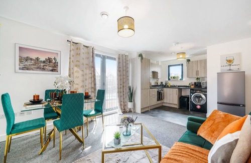 George Green Apartment | Heathrow 2 Bed 2 Bath Modern Apartment