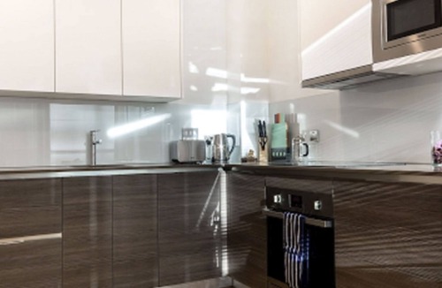 London Borough of Hounslow Apartment | Heathrow Apartments by Interhome