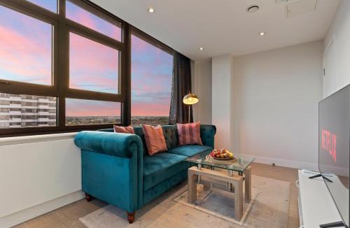 Sunbury on Thames Apartment | Heathrow Apartment Sleeps 4