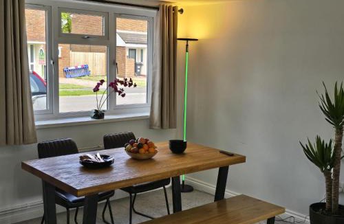 London Borough of Hounslow House | Heathrow, Hounslow, Beautiful Modern Home