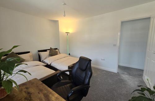 London Borough of Hounslow House | Heathrow, Hounslow, Beautiful Modern Home