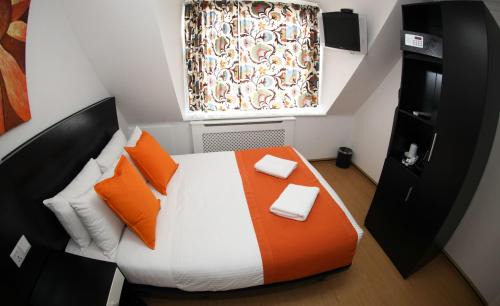 Townfield Hotel | Heathrow Inn Hotel