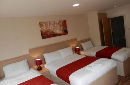 Cranford Bed & Breakfast | Heathrow Travellers Hub