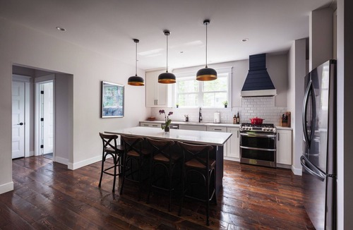 West Wing Estates House | Heatonelli Haven - Walk to Beach + Game Room
