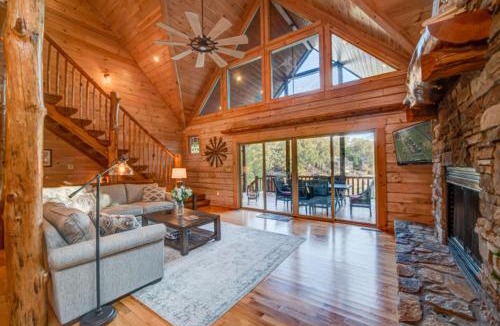 Necowa Cove House | Heaven on the Lake