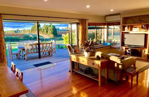 Bombay Bed & Breakfast | Heaven's Rest B&B