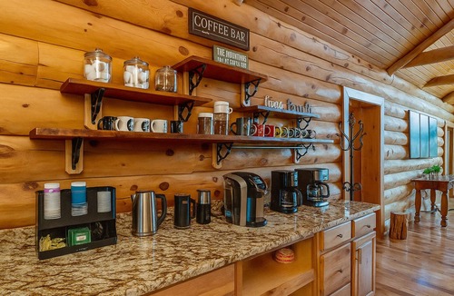Burnsville Cabin | Heavenly Heights Lodge Hot Tub Theater Game Room Pet Friendly Elopements