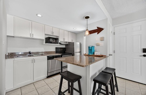 Craigleith Condo | Heavenly Hideaway | Hot Tub, Shuttle & Cozy Patio
