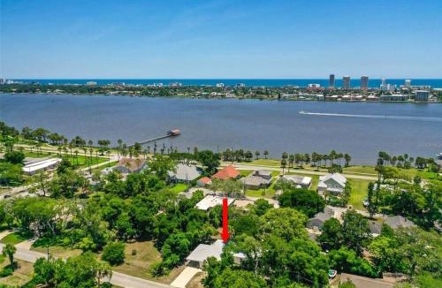Rio Vista House | Heavenly Hideaway 2 Beach & Relax 3br