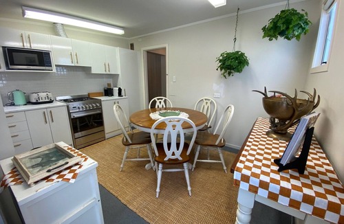 Whitianga Villa | Heavenly Historic Home