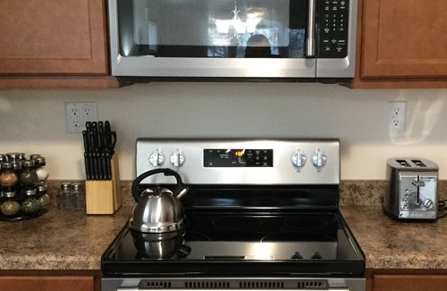 Kenosha House | Heavenly! Near Microsoft Mt Pleasant - Sleeps 6