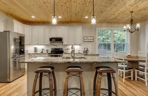 Helen Cabin | Heavenly Pines - Rustic Getaway w/Hot Tub
