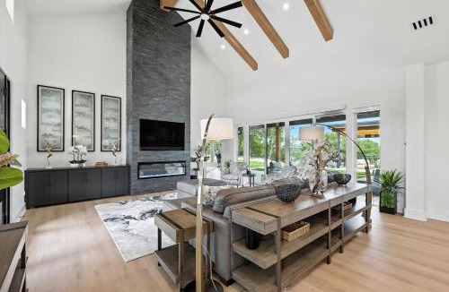 Gainesville House | Heavenly Retreat – 5BD/55BA of Waterfront Living