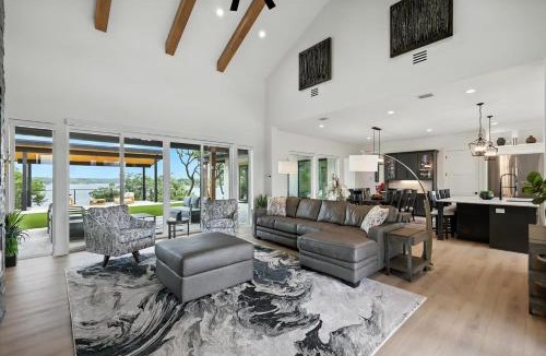 Gainesville House | Heavenly Retreat – 5BD/55BA of Waterfront Living