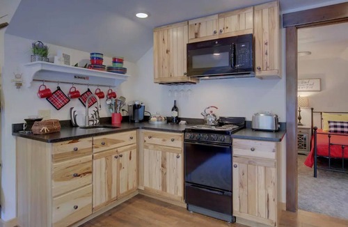 Shady Cove Apartment | Heavenly Rogue River Retreat