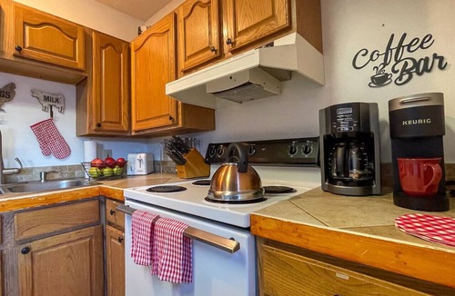 Chalet Village Cabin | Heavenly View | Hot Tub Game Room Pet-Friendly