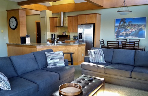 North Shore Colony House | Heavenly Waterfront Retreat with Boat Dock in DEEP cove