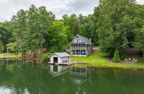 Mountain Rest Cottage | "Heaven’s Hideaway" Lake Front Cottage