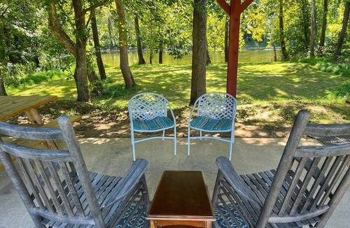 Luray Cabin | Heaven’s Oasis- Riverfront cabin with hot tub!