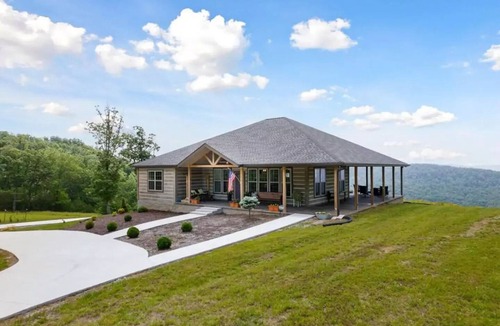 Crawford Cabin | Heaven’s View-Magnificent Fall View