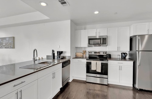 Downtown Fort Worth Apartment | HEB703 Beautiful Downtown Fort Worth Condo w/Gym&Parking by Traveller's Comfort