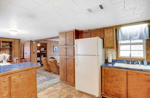 Wilburn Cabin | Heber Springs Cabin w/Deck: 3 Mi to Sugarloaf Mtn