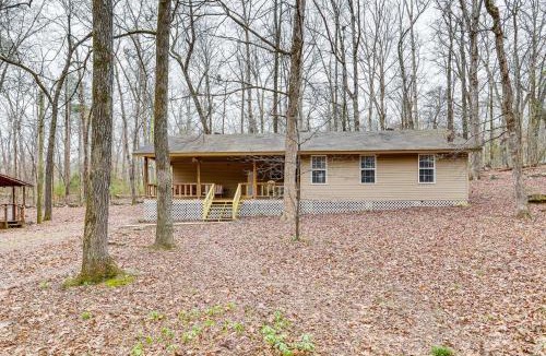 Wilburn House | Heber Springs Cabin w/Deck: 3 Mi to Sugarloaf Mtn