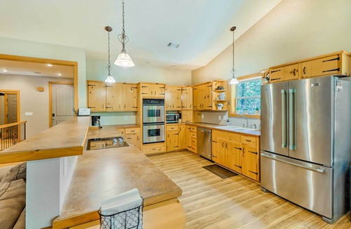 Heber Springs House | Heber Springs Family Lake House: Fire Pit & Decks