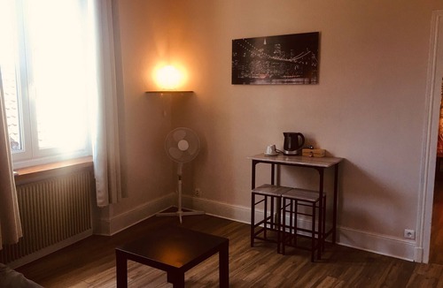 Ecueille Cottage | Hebergement 5 chb 5 SDB - 14 pers wifi cour