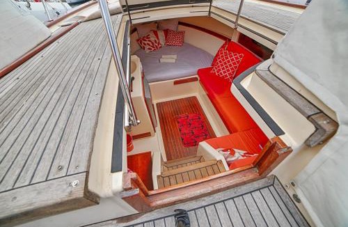 Porquerolles Boat Rental | HEBERGEMENTS BATEAUX A QUAI