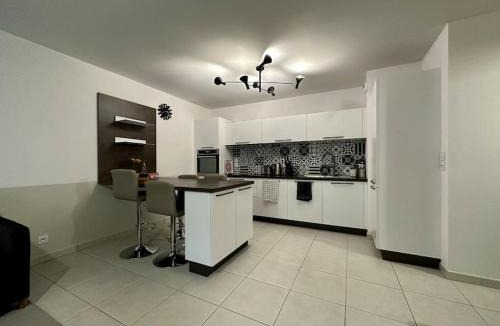 Prevessin-Moens Apartment | HeberGeneve : Domaine de Rochat