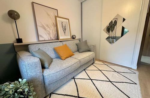 Prevessin-Moens Apartment | HeberGeneve : Domaine de Rochat