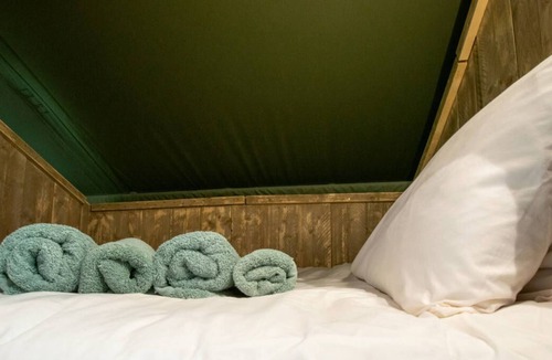 Talybont-on-Usk House | Hebog Glamping Lodge