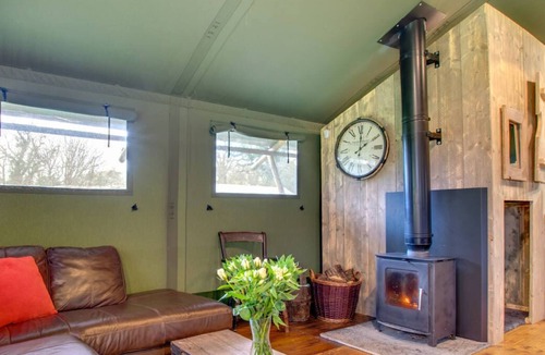 Talybont-on-Usk House | Hebog Glamping Lodge