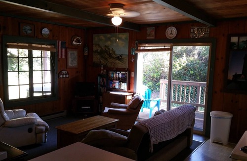 Florence Cottage | Heceta Coastal Cottage - Walk to the Beach!