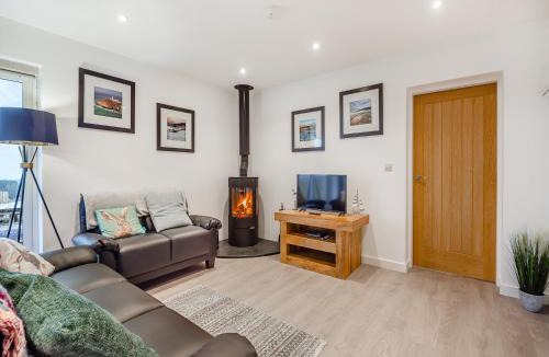 Llanllyfni House | Hedd Wen