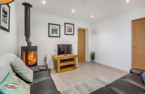 Llanllyfni House | Hedd Wen