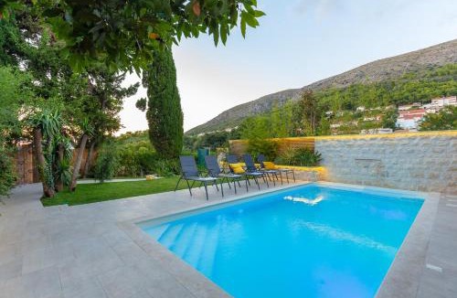 Pile Villa | Hedera Estate, Villa Hedera